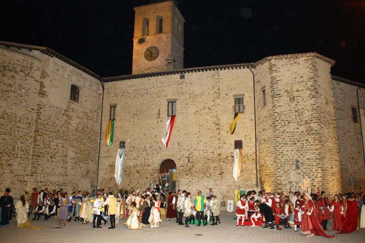 Angolo Del Gelsomino Castel Ritaldi Exterior foto
